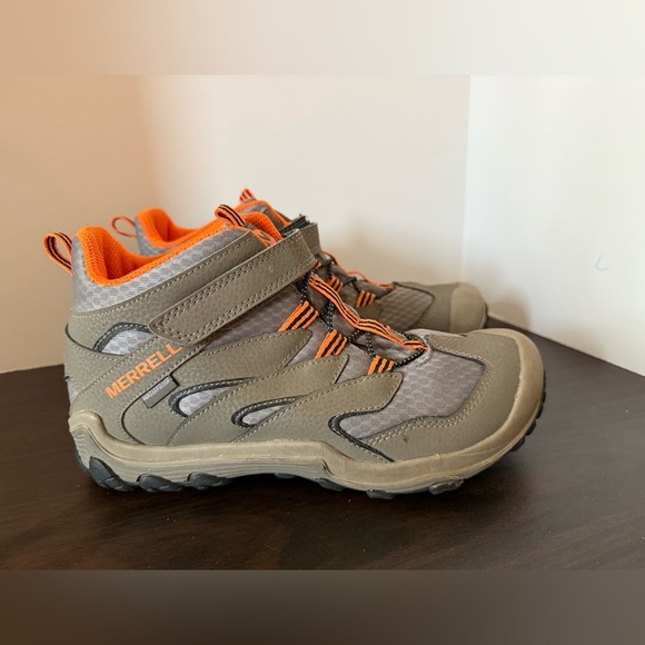 Merrell womens hiking shoe size 5.5 worn once mint - Picture 2 of 7